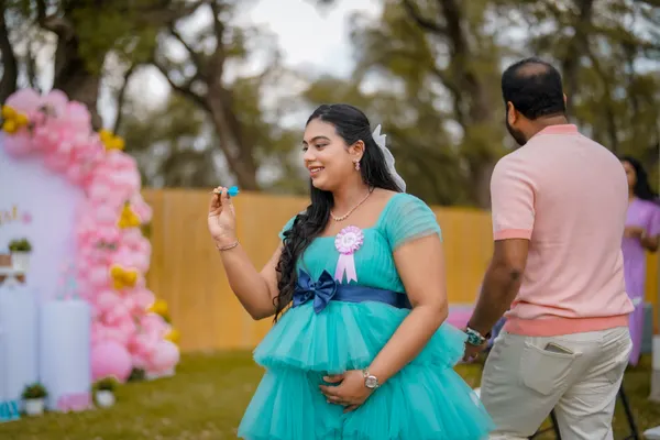 Gender reveal photograph 38